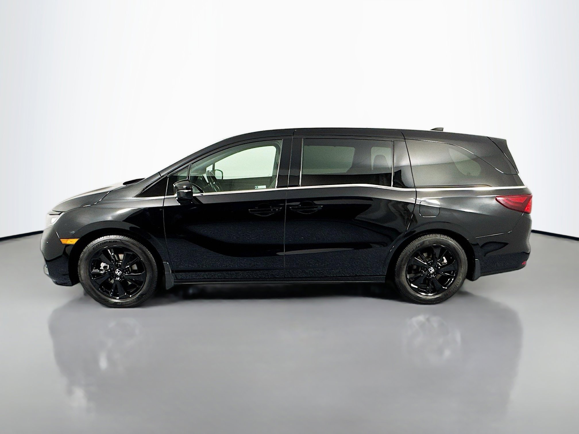 Certified 2023 Honda Odyssey Sport image 8