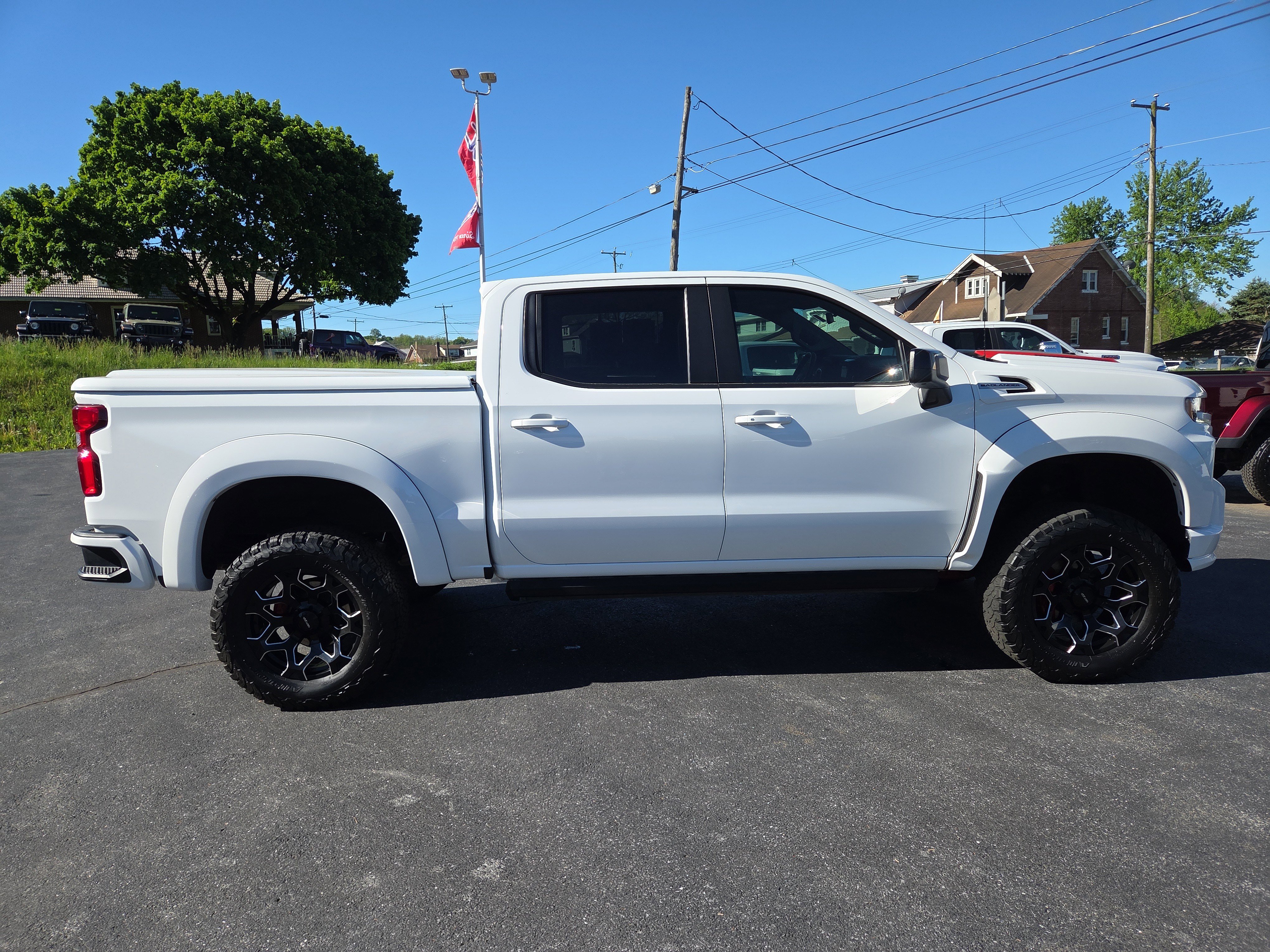Used 2021 Chevrolet Silverado 1500 RST w/ Convenience Package II AWD/4WD image 2