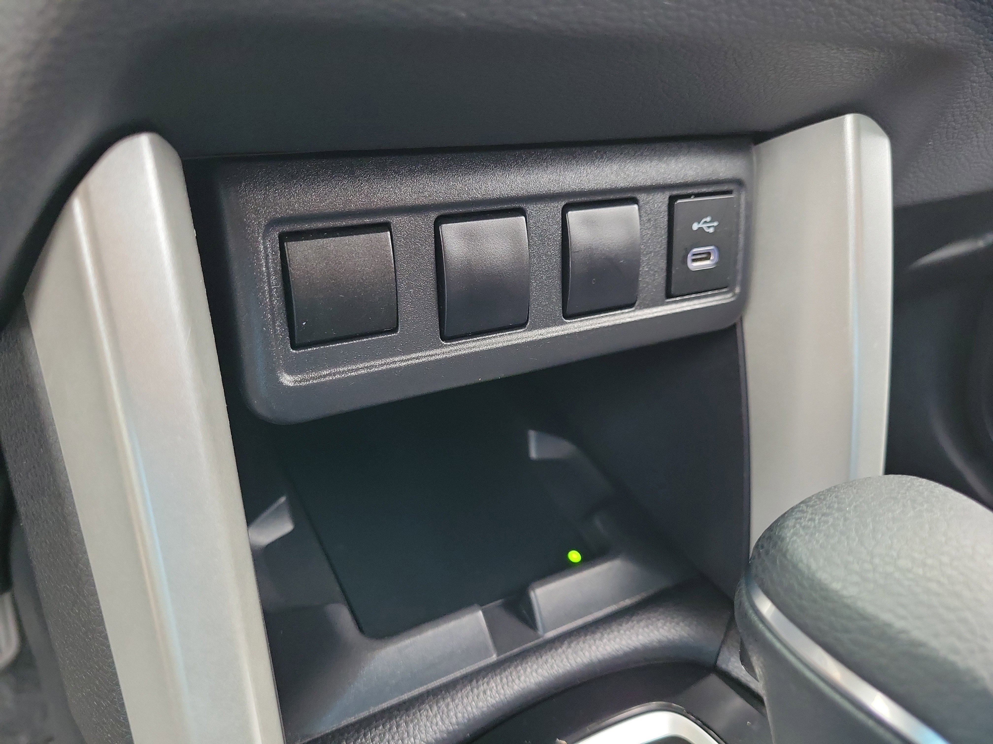 Certified 2025 Toyota Corolla Cross LE FWD image 29