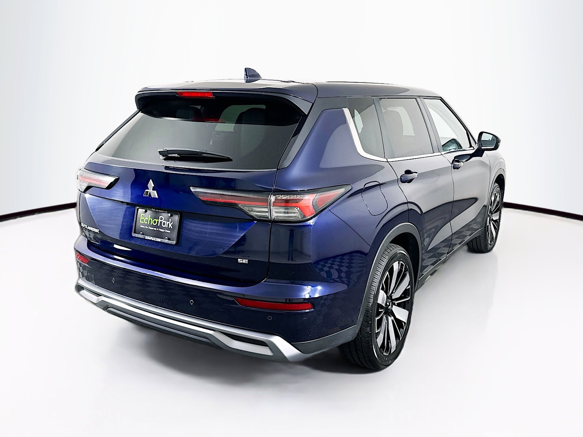 Used 2025 Mitsubishi Outlander SE FWD image 9