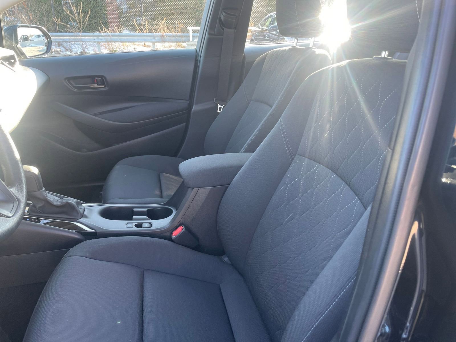 Used 2025 Toyota Corolla LE image 27