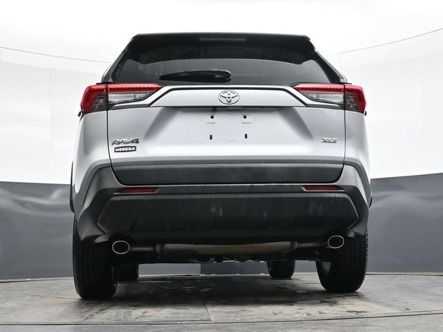 Used 2019 Toyota RAV4 XLE image 28