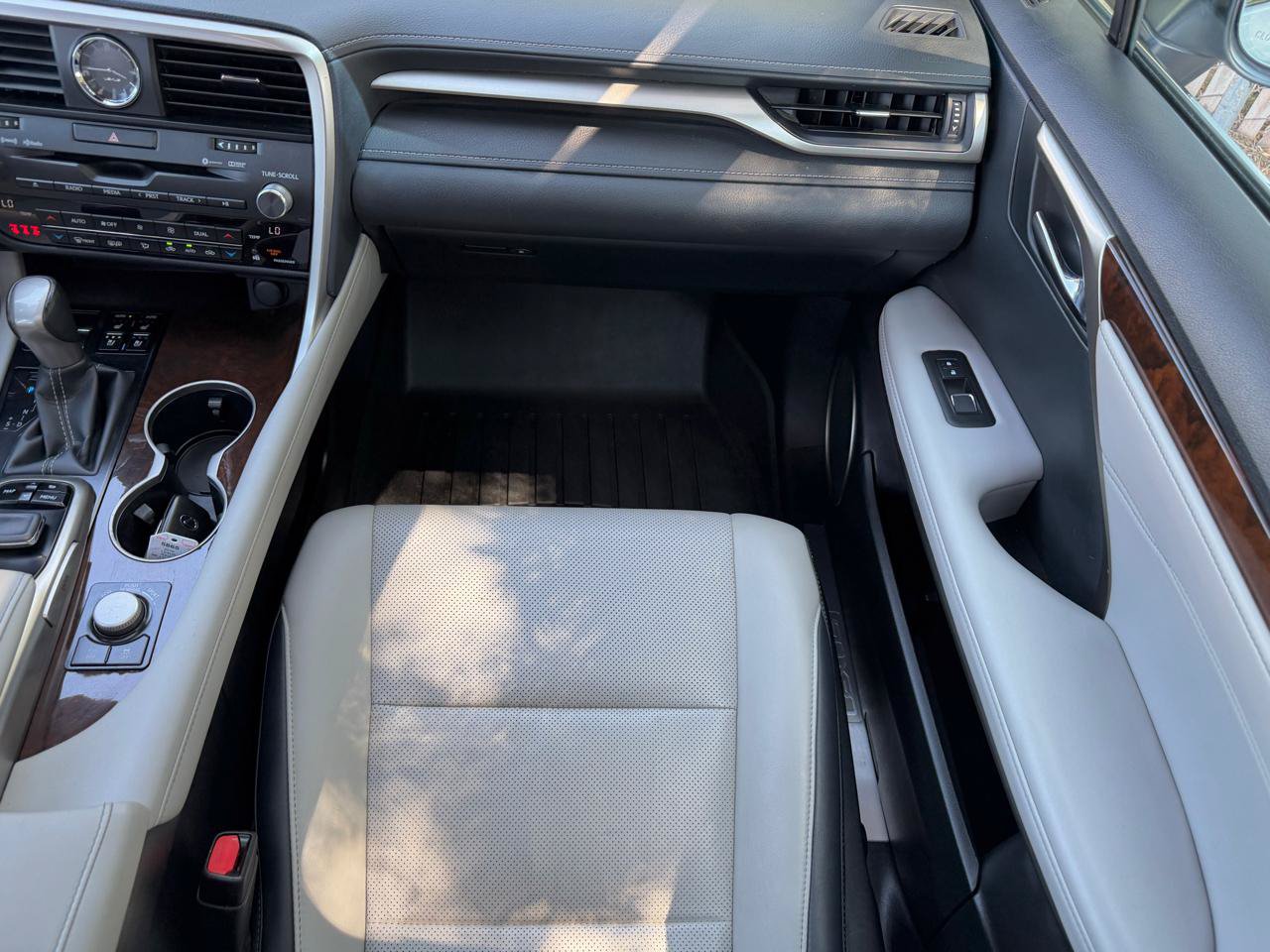 Used 2019 Lexus RX 350 AWD w/ Navigation Package image 18