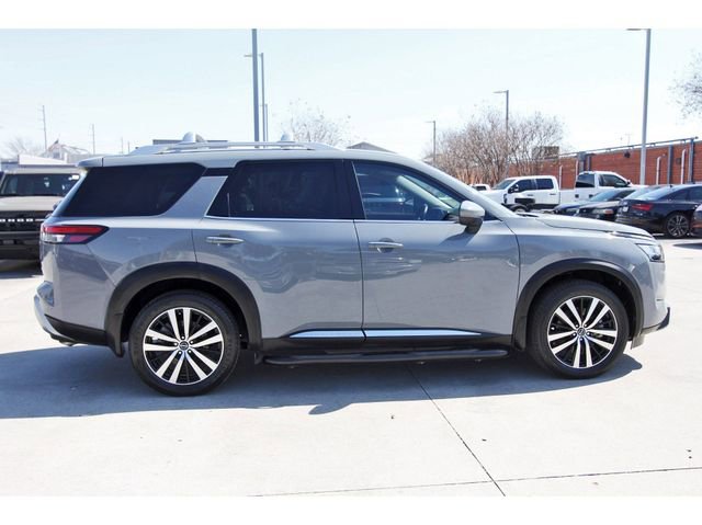 Used 2023 Nissan Pathfinder Platinum w/ Cargo Package AWD/4WD image 5