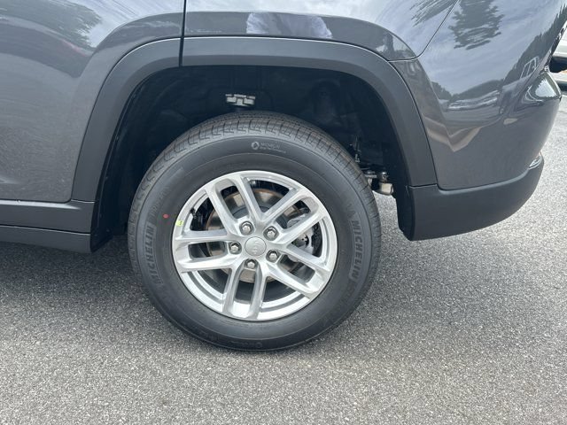 New 2026 Jeep Grand Cherokee Laredo X RWD image 18