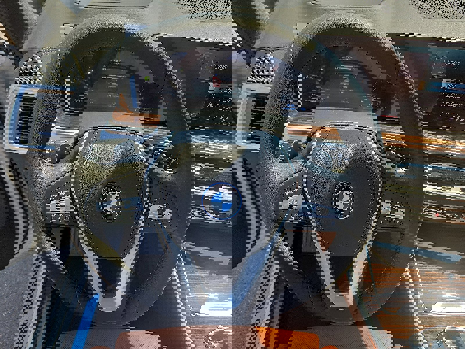 Used 2026 BMW X5 xDrive50e w/ Executive Package image 9