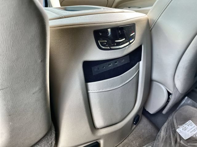 Used 2020 Cadillac Escalade ESV Luxury AWD/4WD image 23