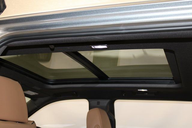 New 2026 Cadillac Escalade ESV Luxury w/ Touring Package image 9