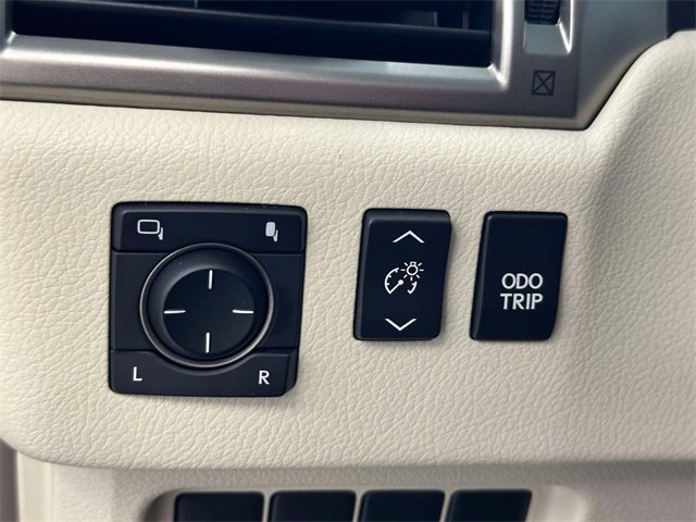 Used 2019 Lexus GX 460 image 26