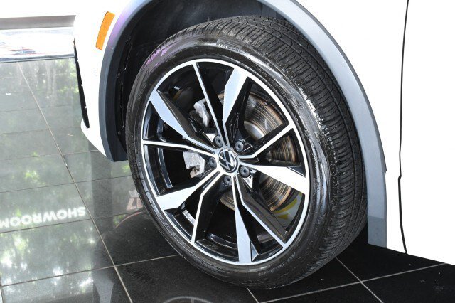 Used 2022 Volkswagen Tiguan SEL R-Line AWD/4WD image 43