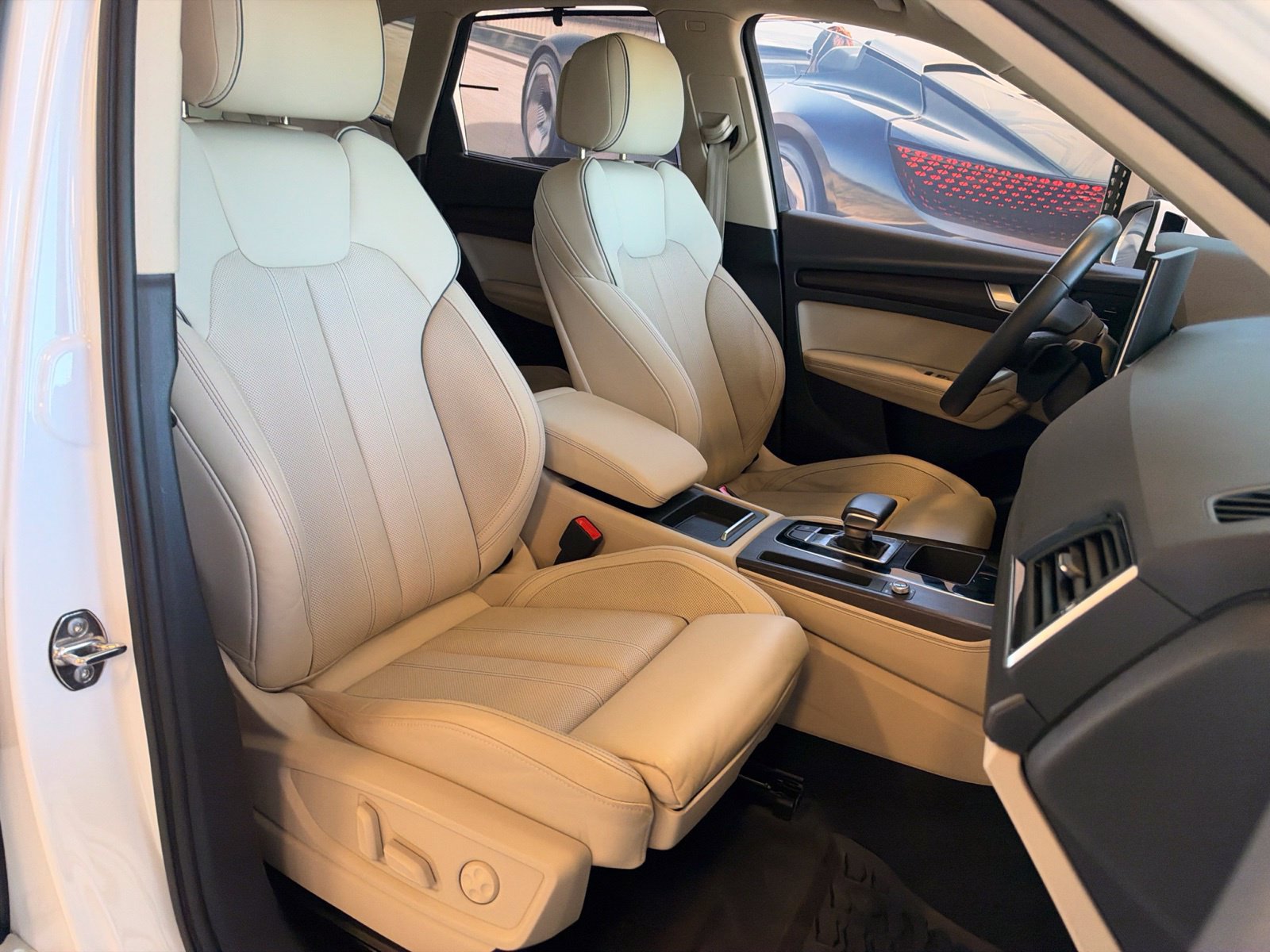 Used 2022 Audi Q5 2.0T Premium Plus w/ Premium Plus Package AWD/4WD image 37