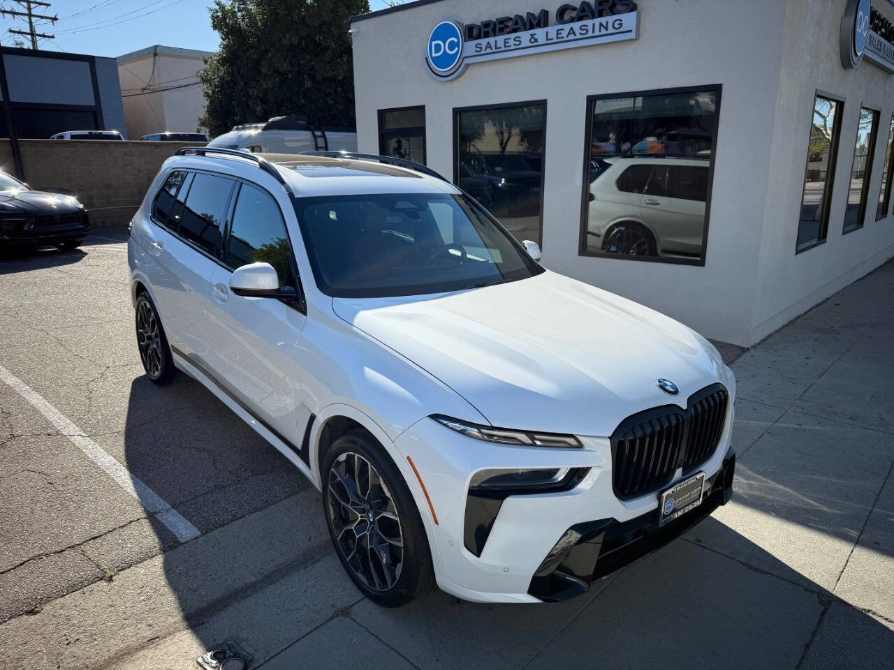 Used 2023 BMW X7 xDrive40i w/ Executive Package image 12