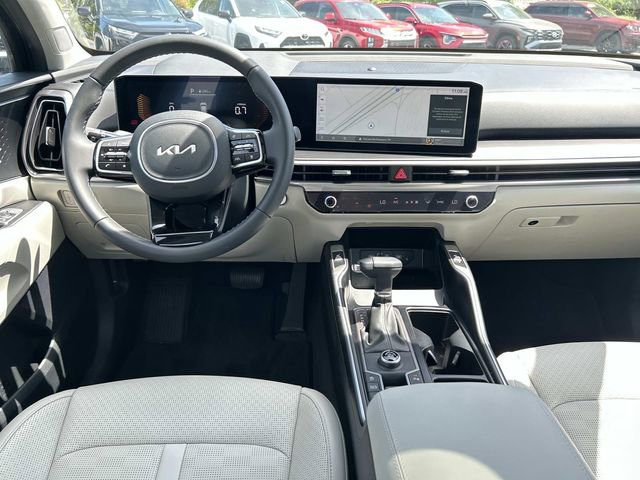 Used 2025 Kia Sorento S w/ Panoramic Sunroof Package FWD image 16
