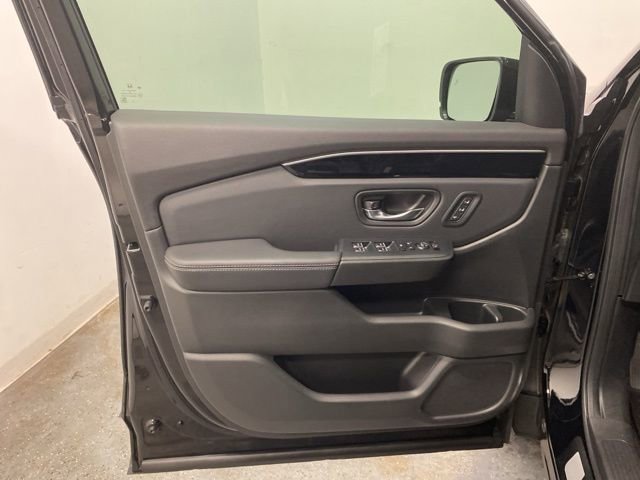 Used 2025 Honda Pilot EX-L image 18