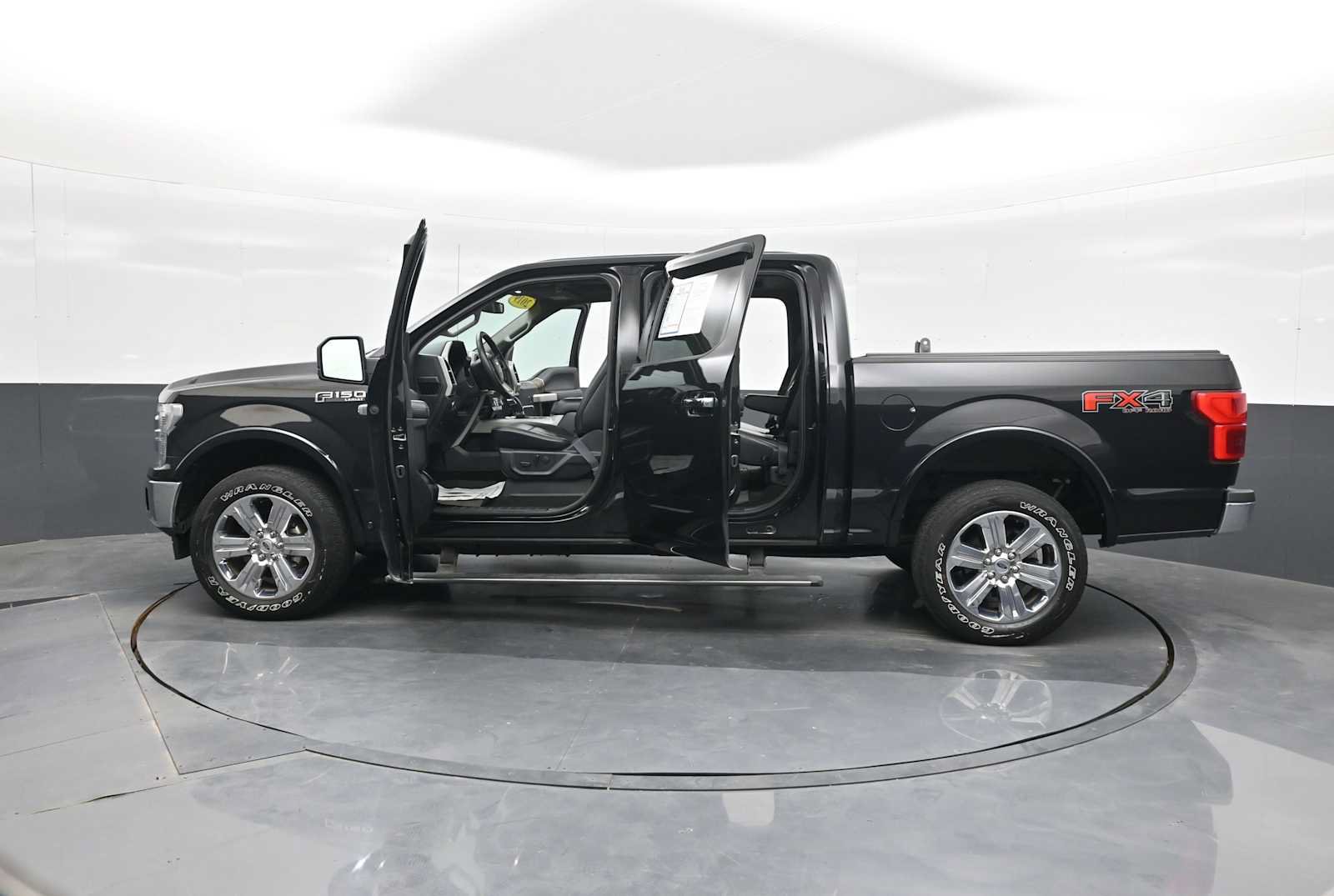 Used 2019 Ford F150 Lariat w/ Equipment Group 502A Luxury AWD/4WD image 39