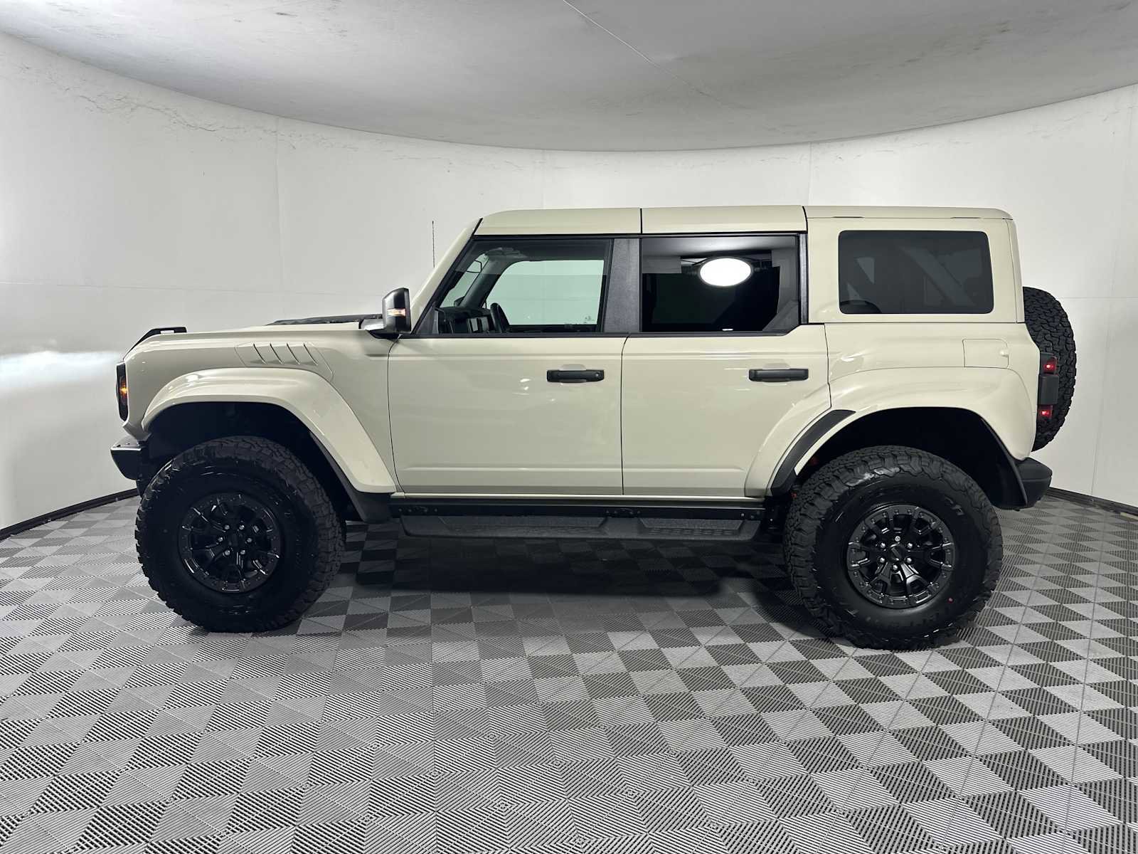 Used 2025 Ford Bronco Raptor AWD/4WD image 4