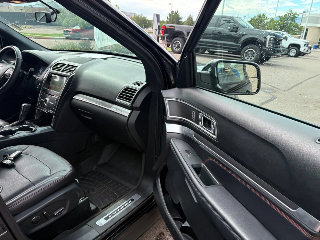 Used 2018 Ford Explorer Sport AWD/4WD image 29