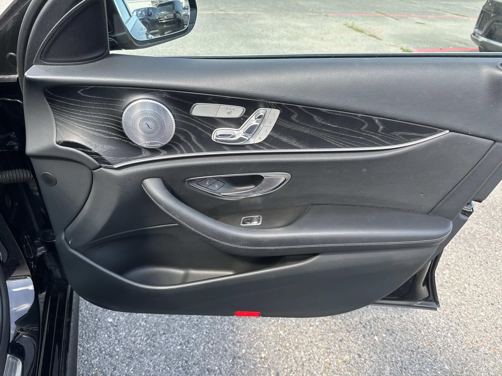 Used 2017 Mercedes-Benz E 400 4MATIC Wagon image 14