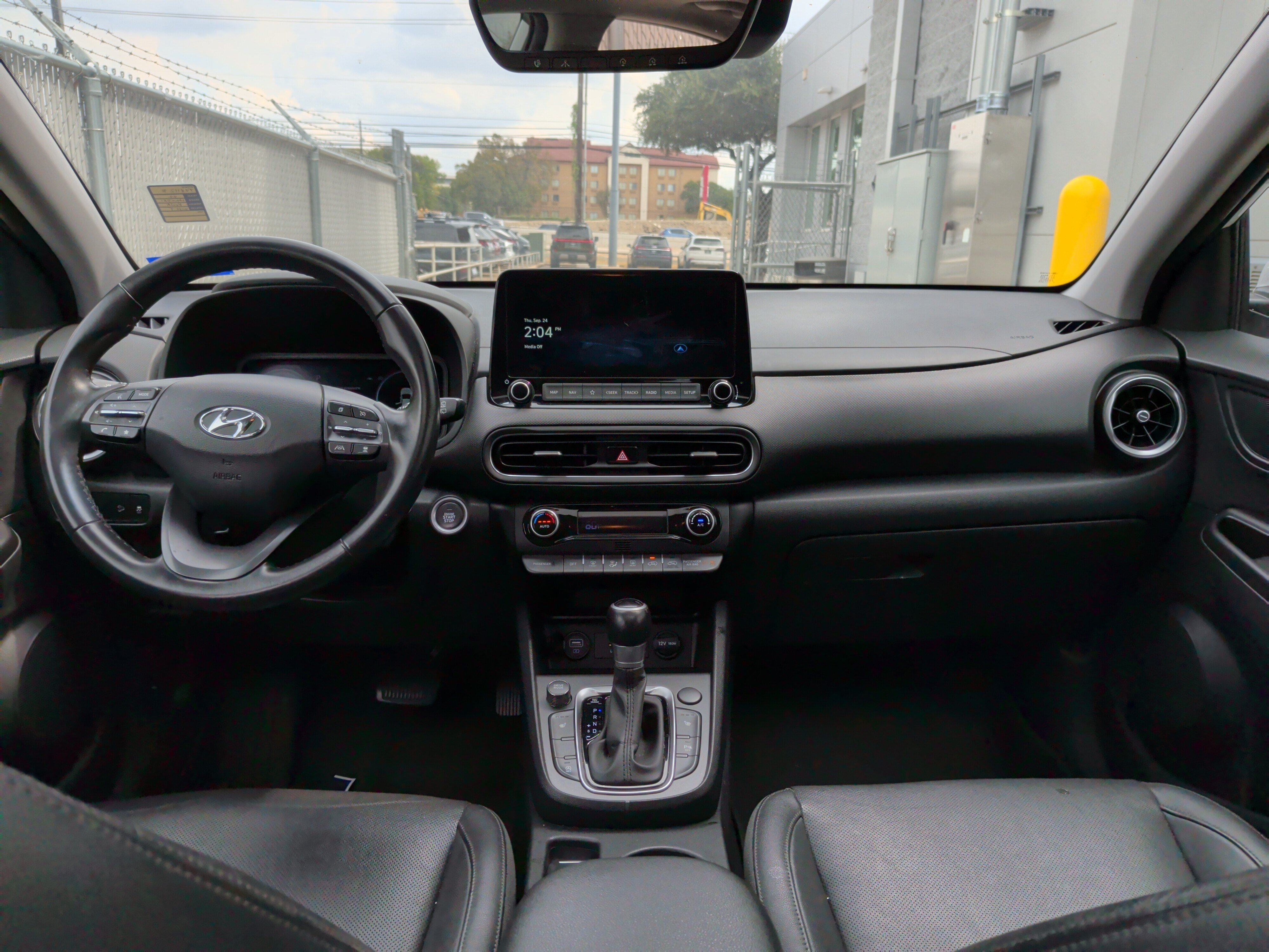 Used 2022 Hyundai Kona Limited FWD image 27