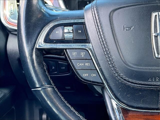 Used 2018 Lincoln Continental Select w/ Continental Climate Package AWD/4WD image 23