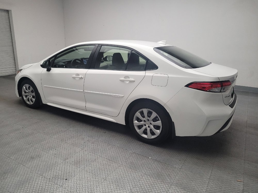 Used 2022 Toyota Corolla LE image 3