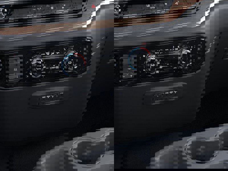 New 2025 GMC Sierra 3500 SLE w/ SLE Convenience Package image 23