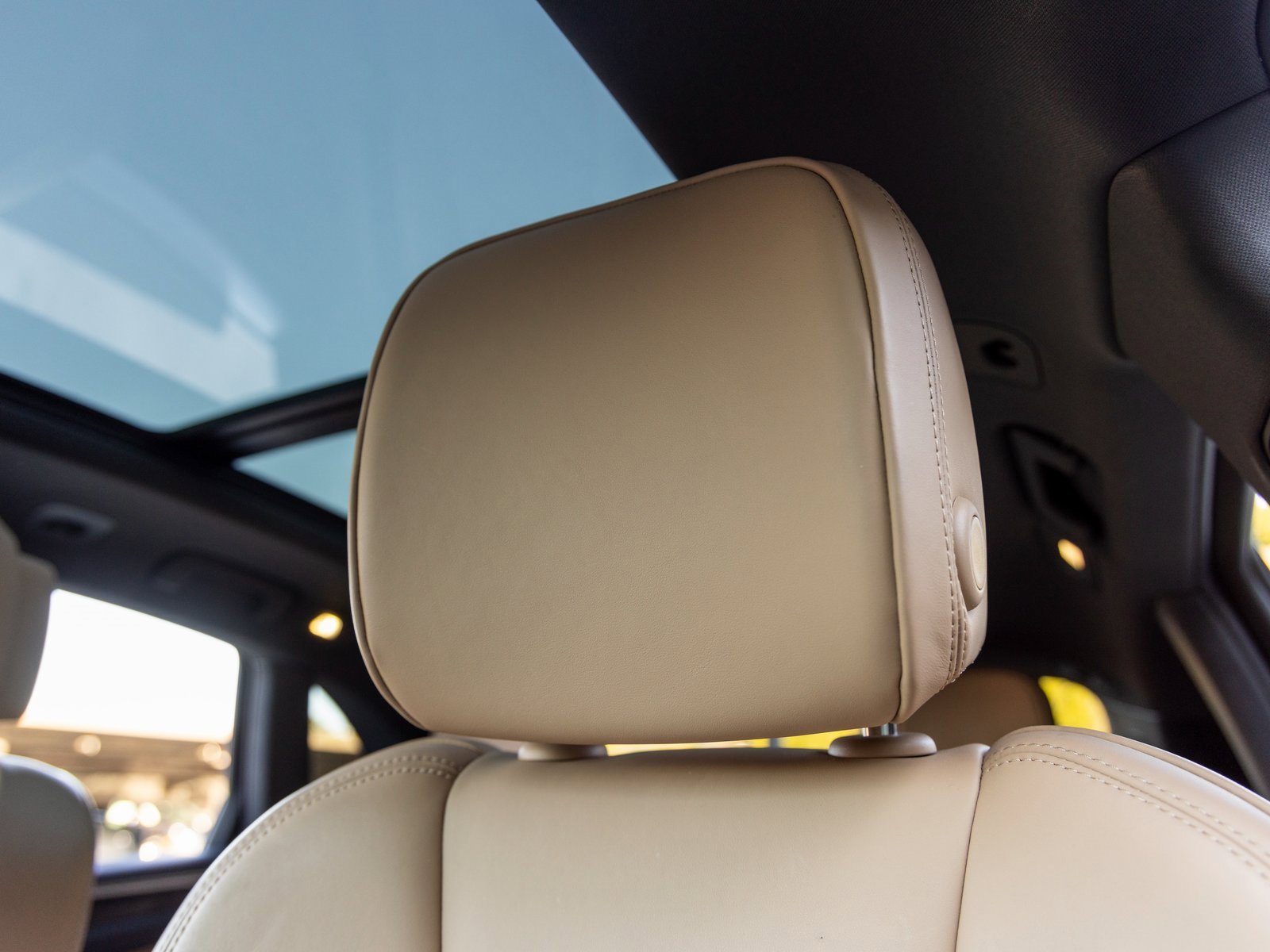 Certified 2023 Porsche Macan S image 27