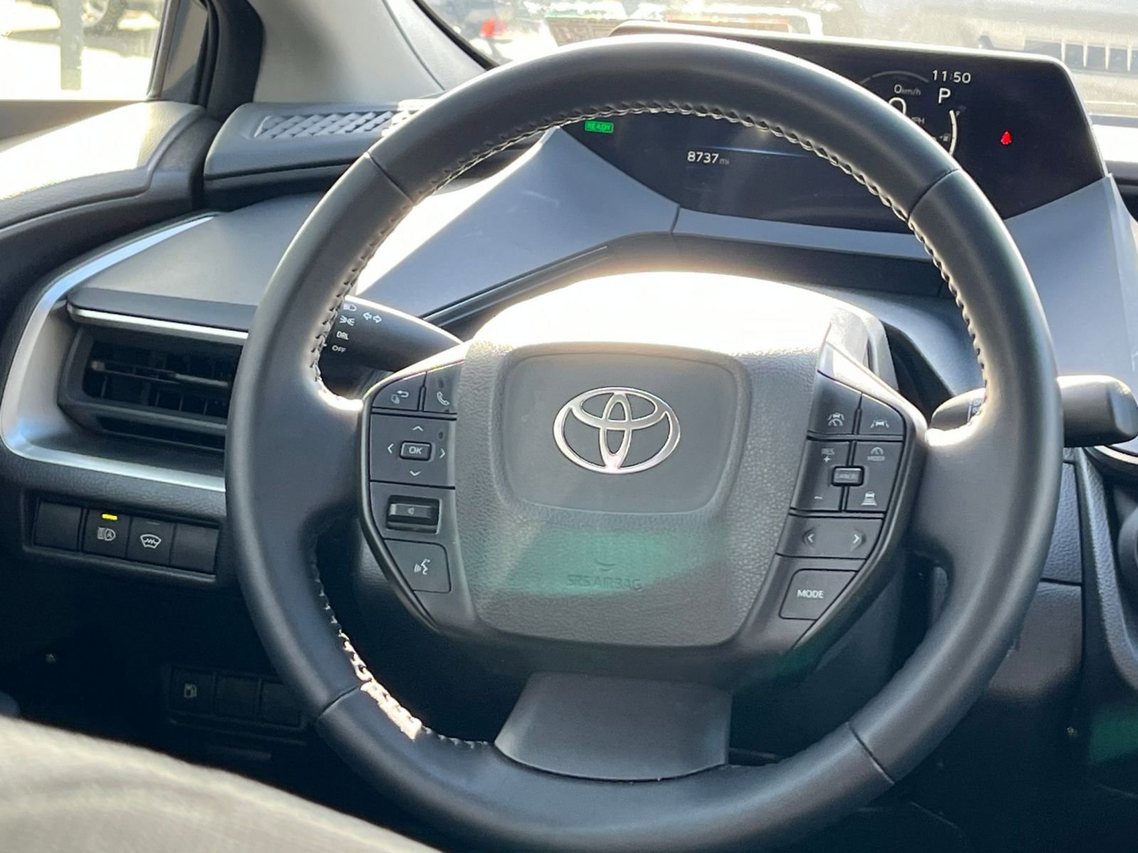 Used 2025 Toyota Prius LE image 27