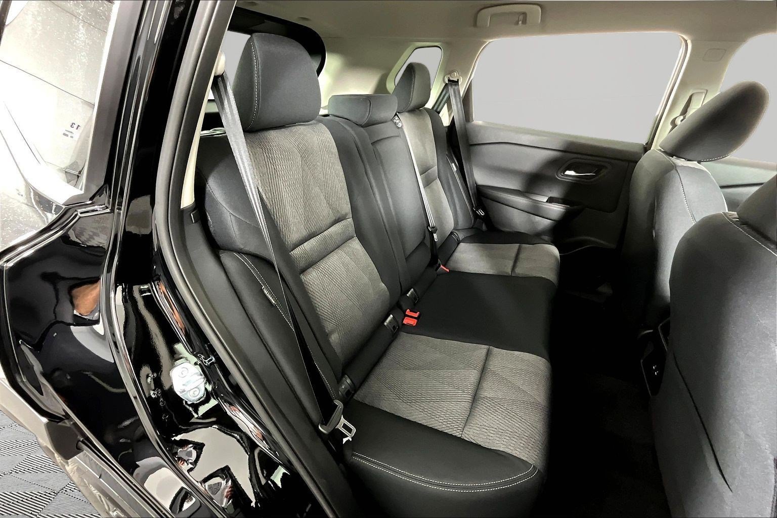 New 2026 Nissan Rogue SV w/ Cold Weather Package AWD/4WD image 19