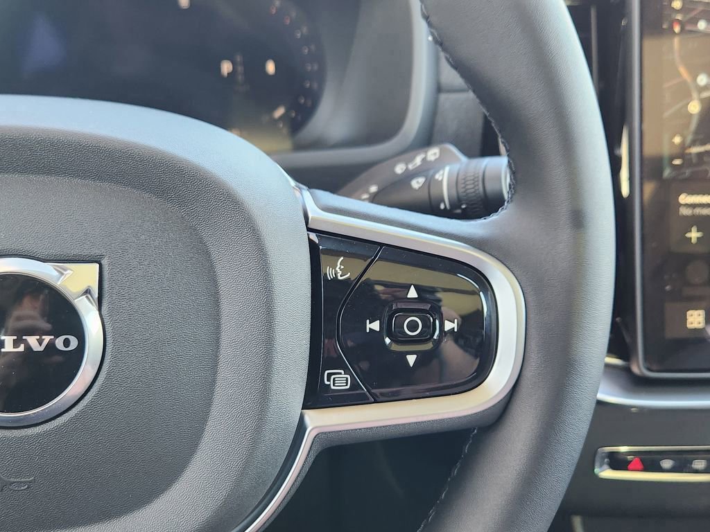 New 2026 Volvo XC90 B5 Core image 16