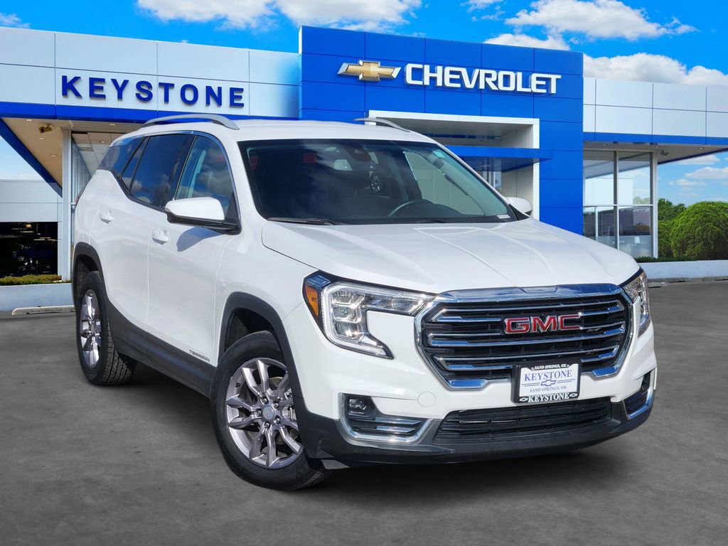 Used 2024 GMC Terrain SLT image 1