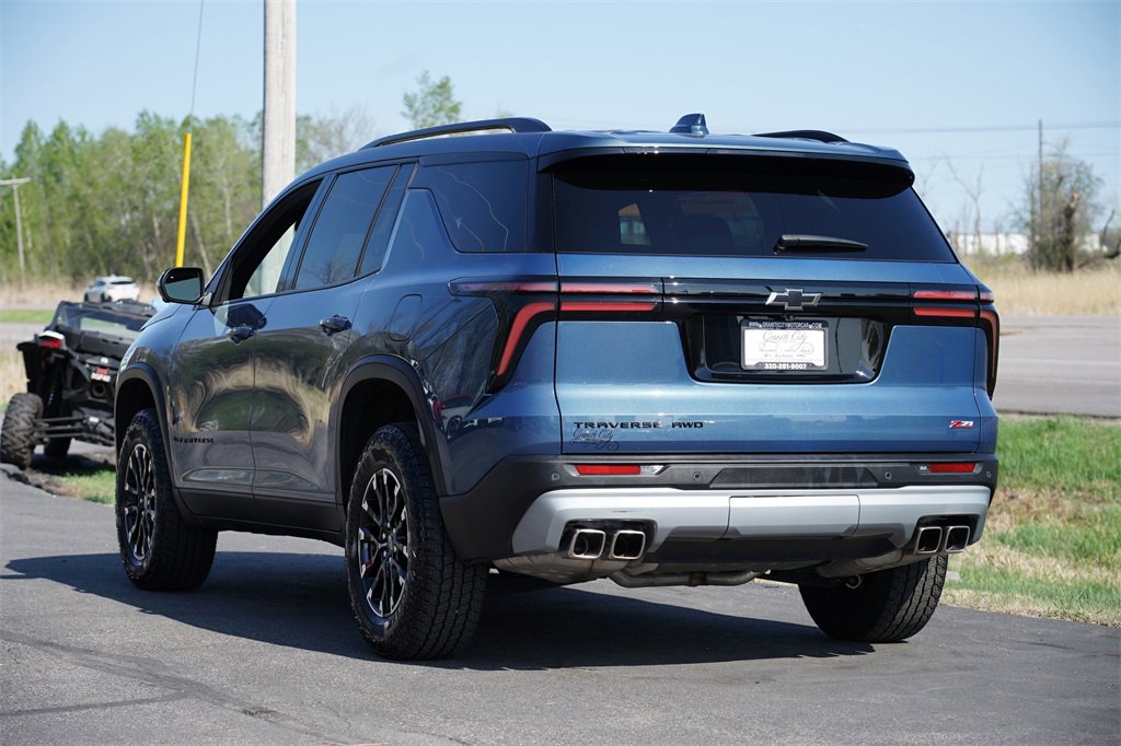 Used 2024 Chevrolet Traverse Z71 image 5