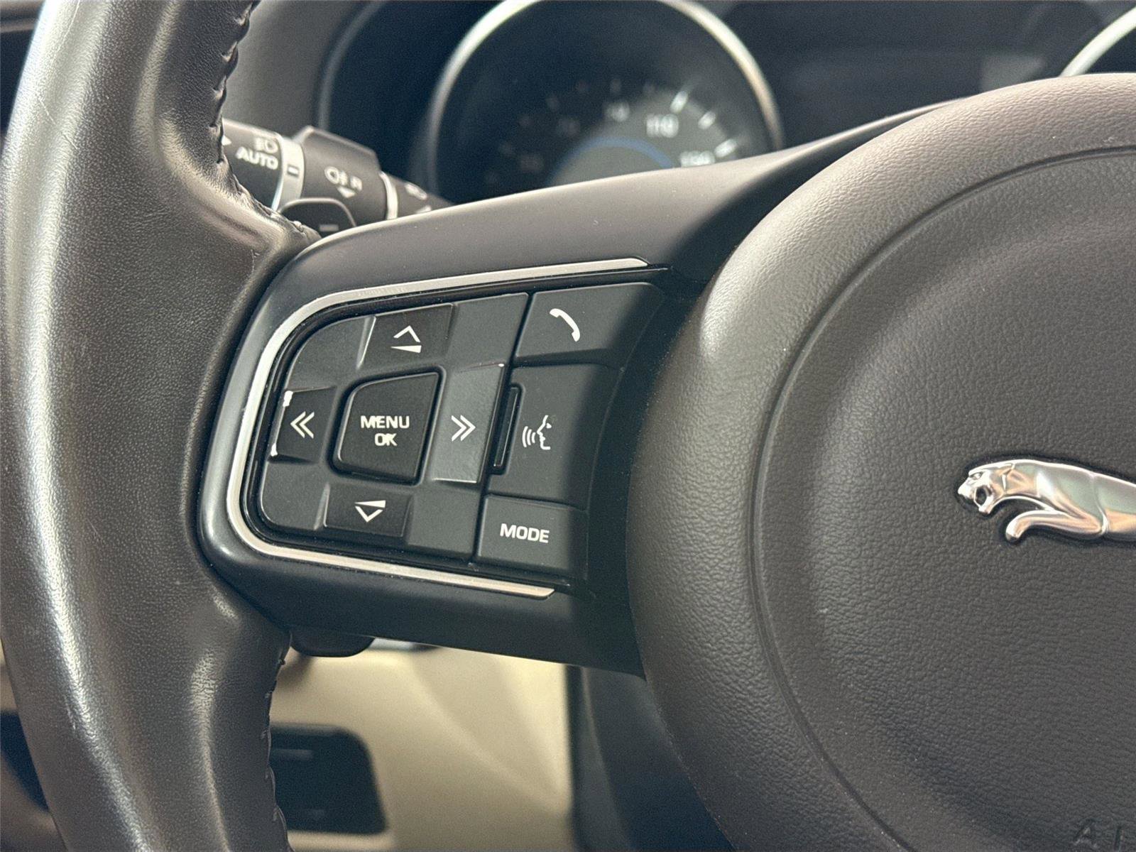 Used 2017 Jaguar XF Prestige image 18