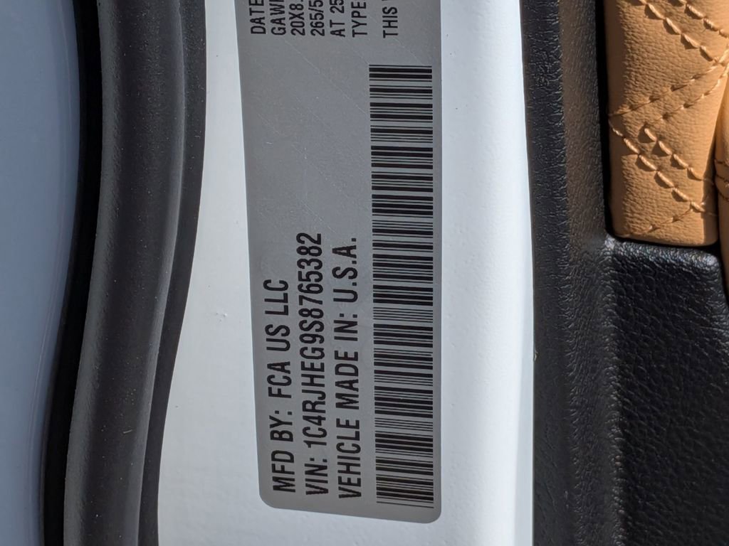 New 2025 Jeep Grand Cherokee Summit w/ Adv Protech Group IV image 35