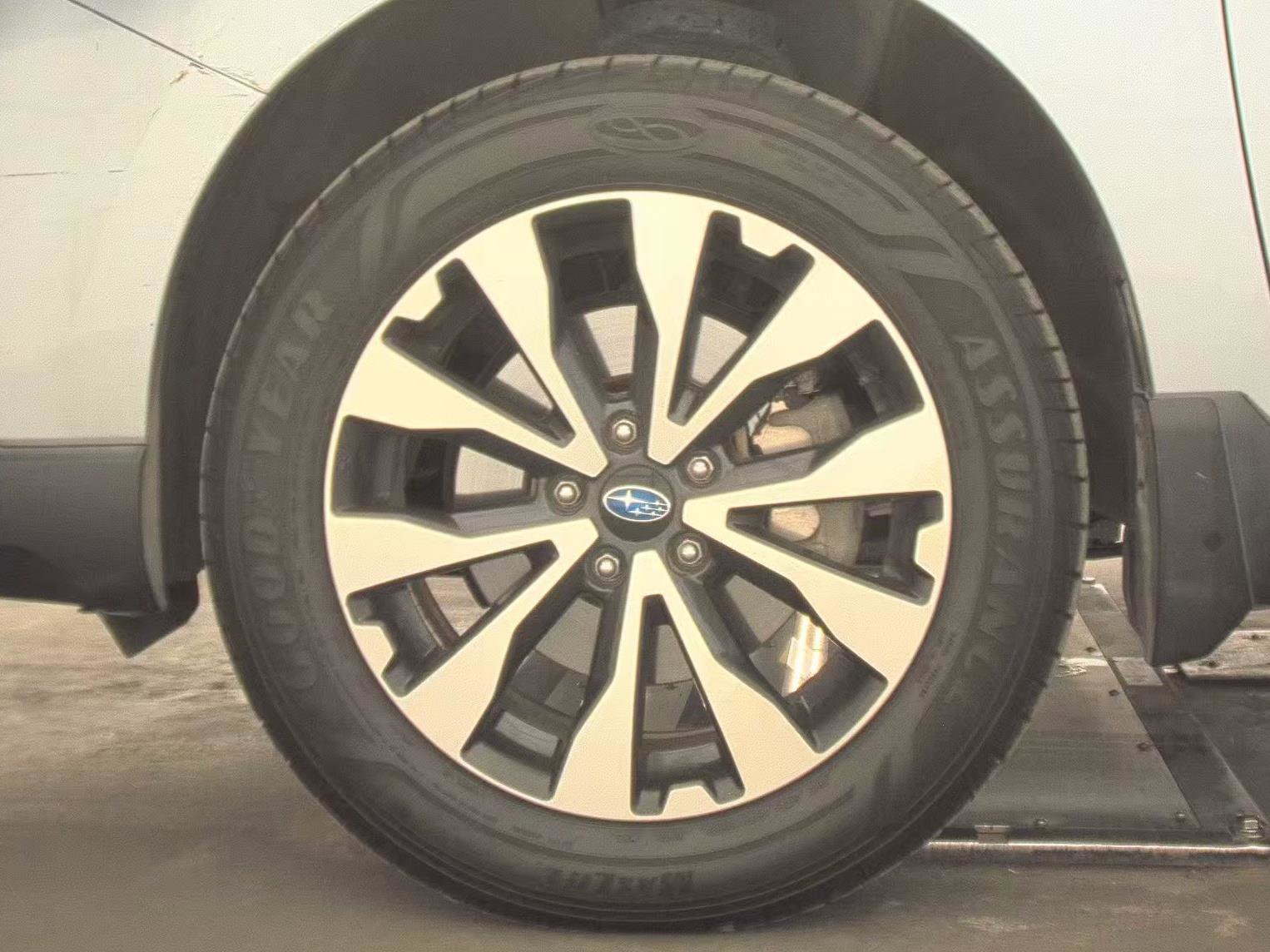 Used 2017 Subaru Outback 2.5i Limited image 8