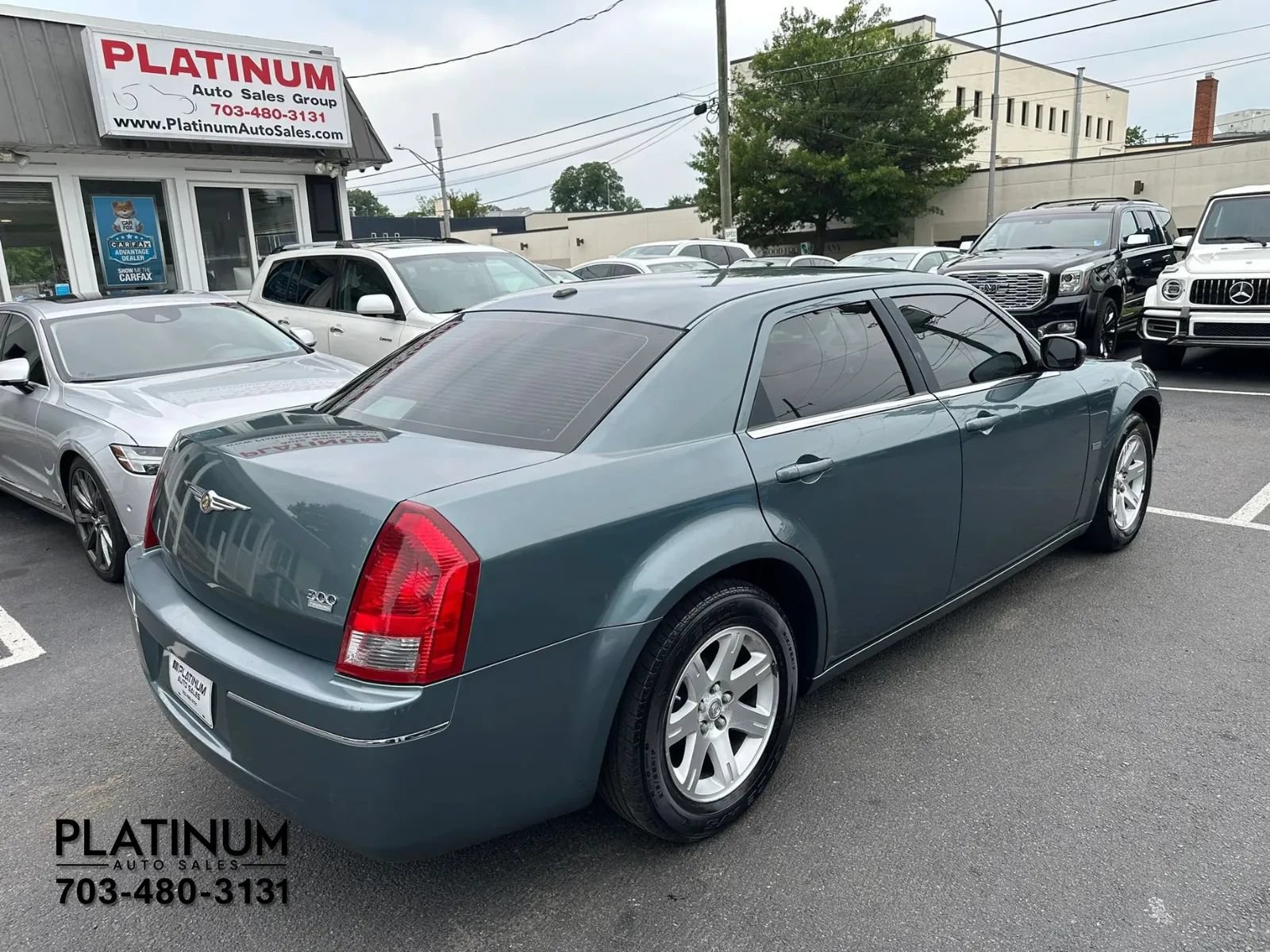 Used 2006 Chrysler 300 Touring RWD image 4