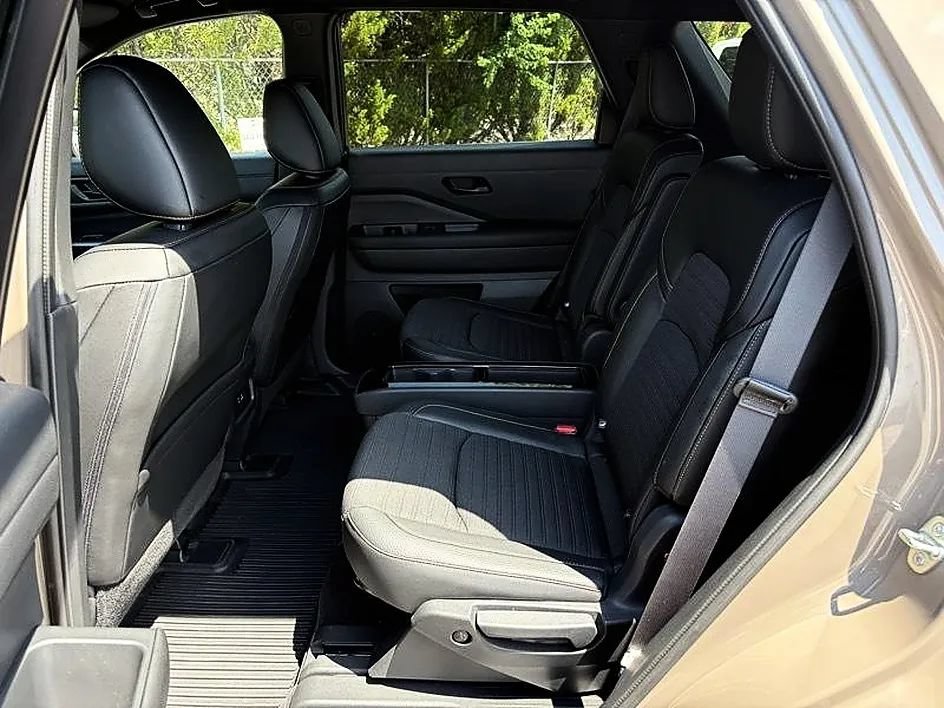 Used 2023 Nissan Pathfinder Rock Creek AWD/4WD image 45