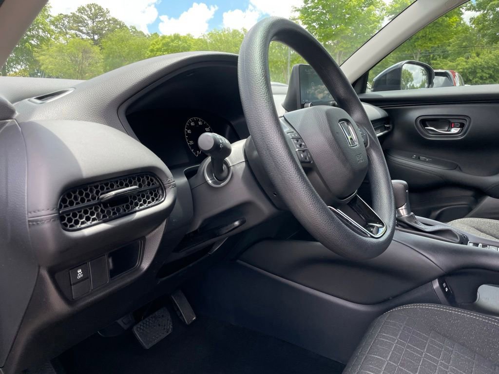Used 2025 Honda HR-V LX image 27
