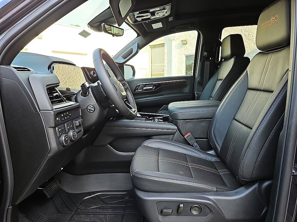 New 2026 Chevrolet Tahoe High Country w/ Sun And Tow Package AWD/4WD image 9