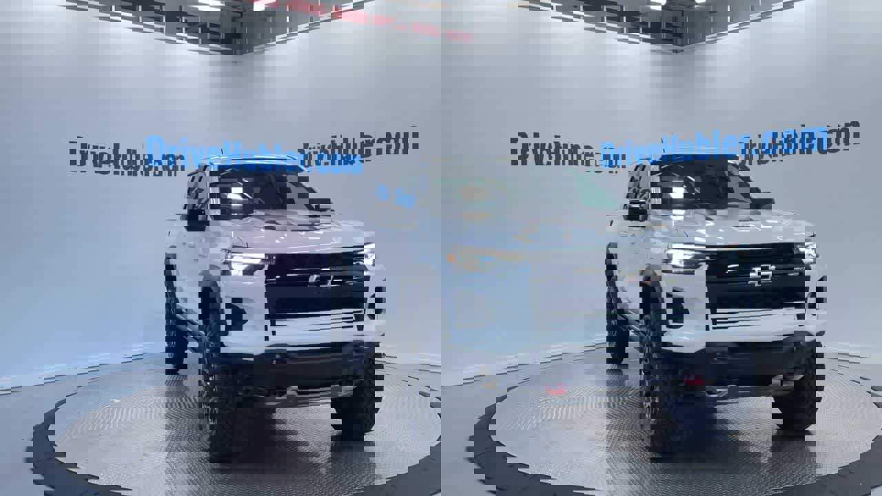 Used 2024 Chevrolet Colorado ZR2 w/ ZR2 Convenience Package III image 6