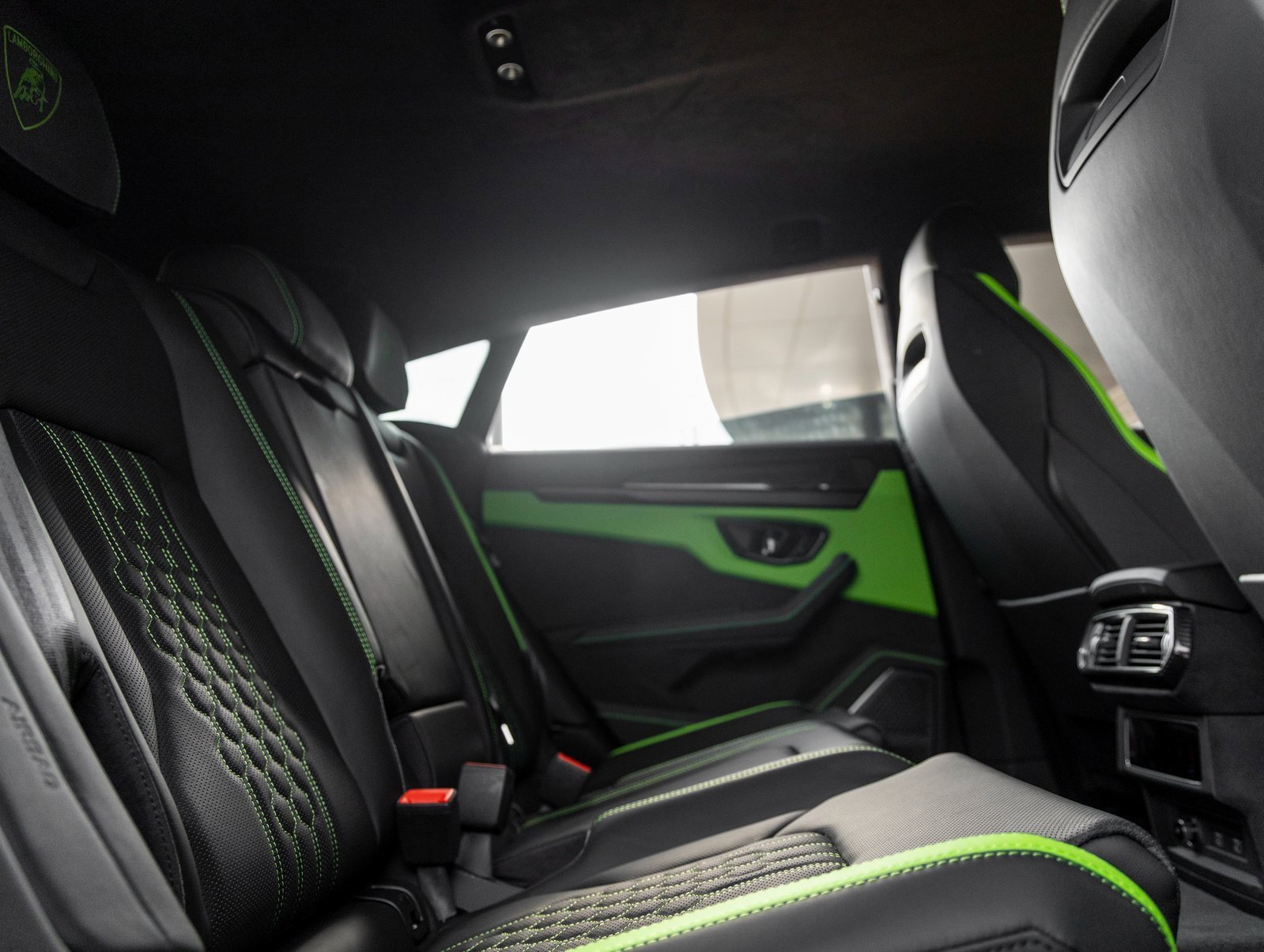 Used 2025 Lamborghini Urus SE image 49