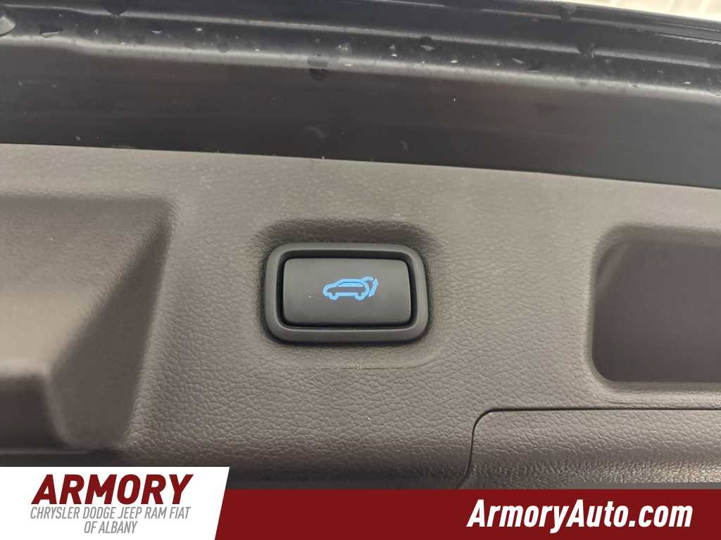 Used 2023 Hyundai Santa Fe Limited image 32