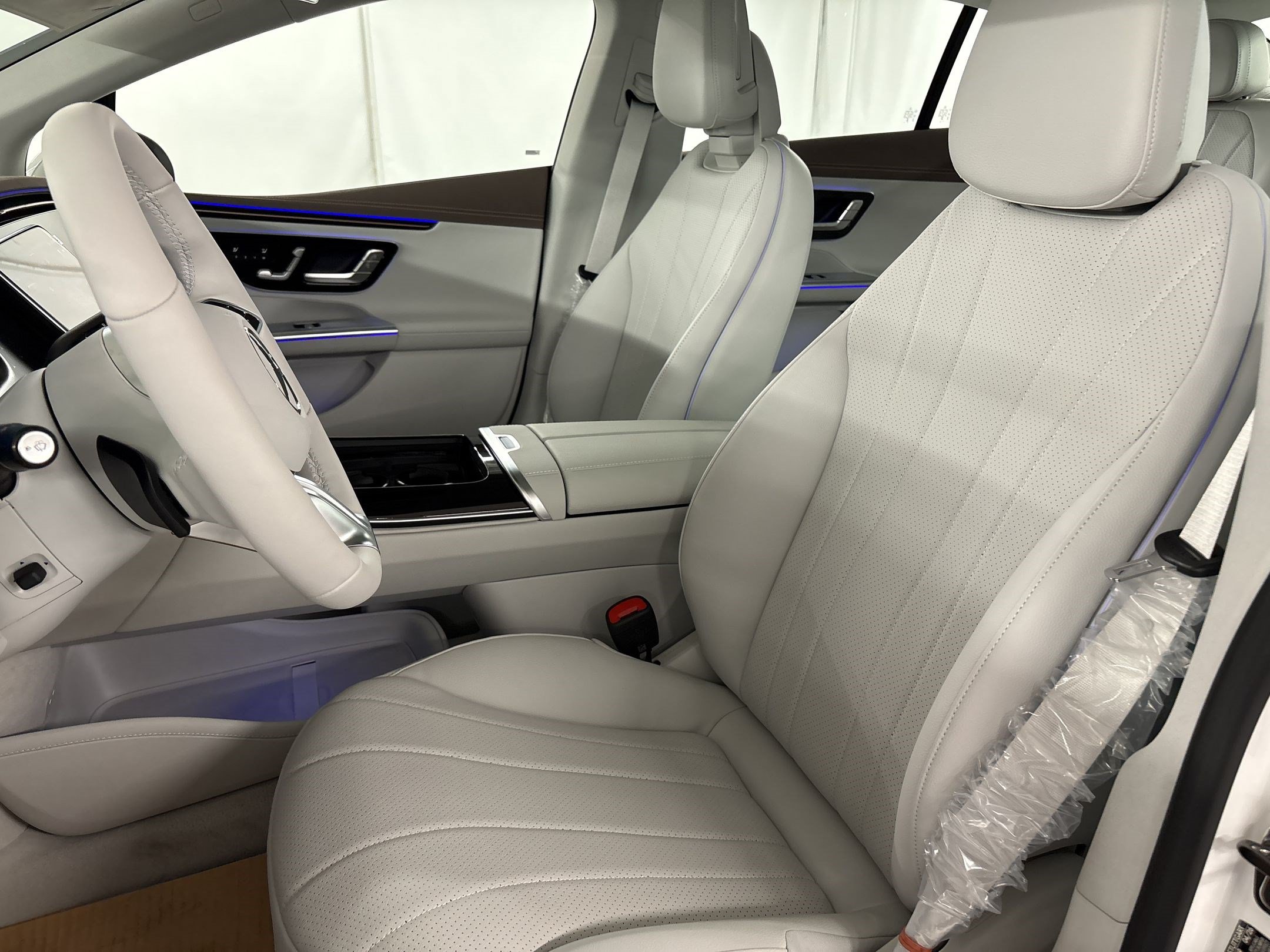 New 2026 Mercedes-Benz EQE 320 4MATIC Sedan image 5