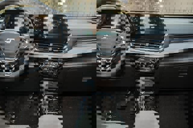 Used 2026 Chevrolet Trax LT w/ Driver Confidence Package image 24