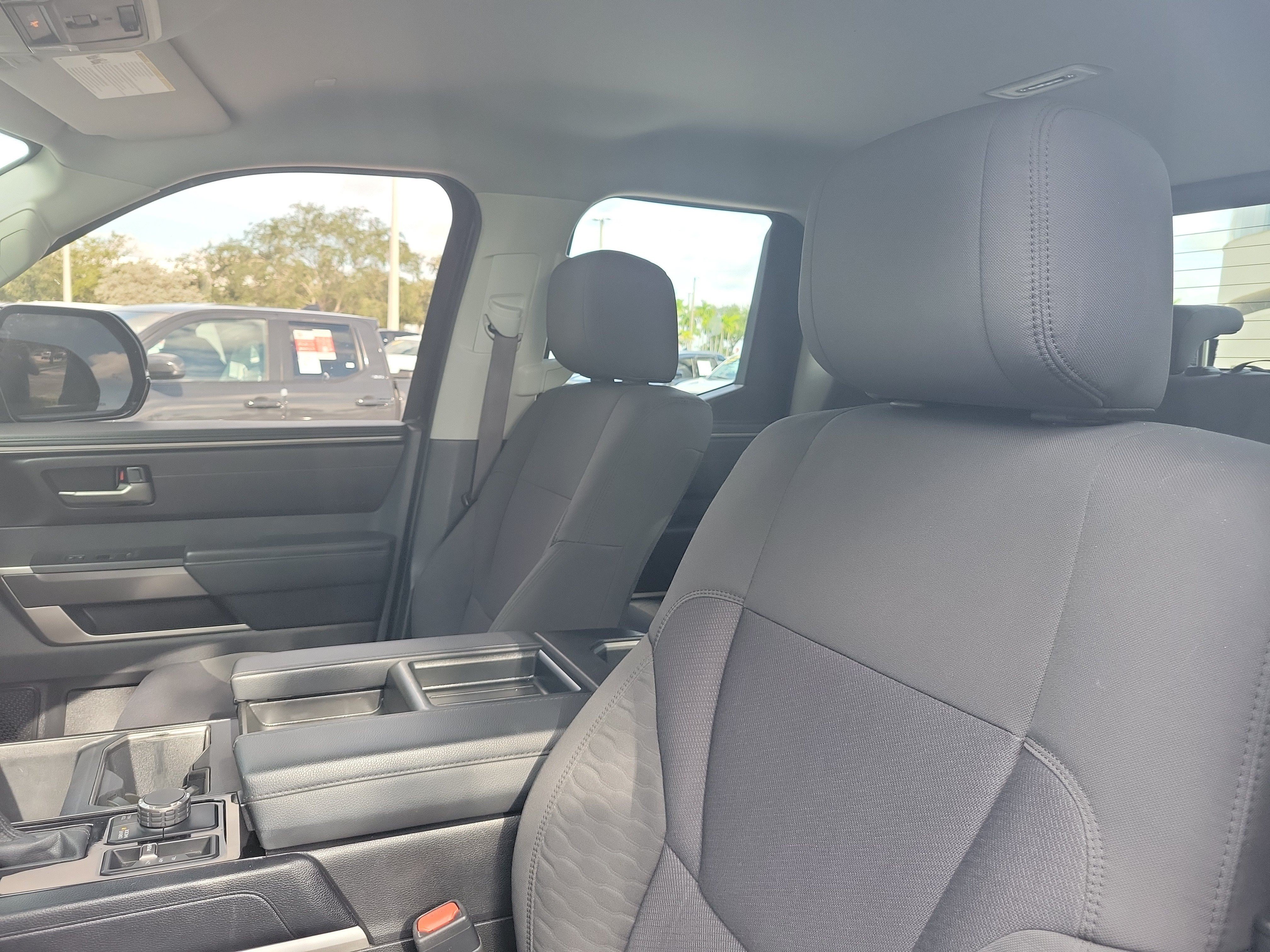 Used 2022 Toyota Tundra SR5 w/ SR5 Convenience Package AWD/4WD image 21