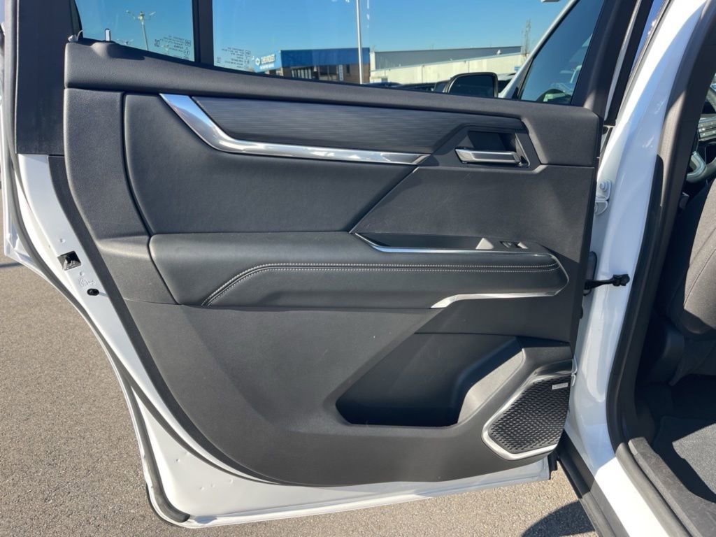 Used 2025 GMC Acadia Elevation AWD/4WD image 30