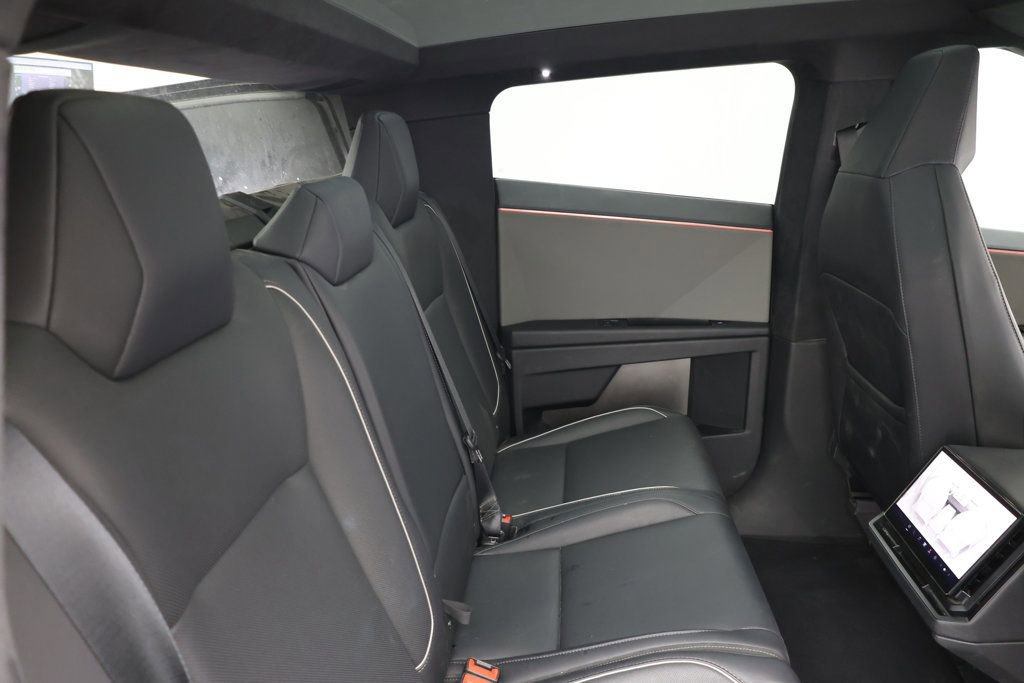 Used 2024 Tesla Cybertruck AWD Crew Cab image 26
