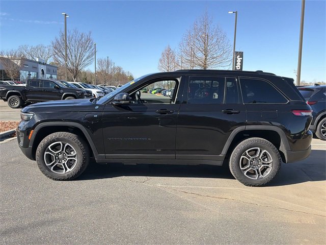 Used 2023 Jeep Grand Cherokee Trailhawk image 3