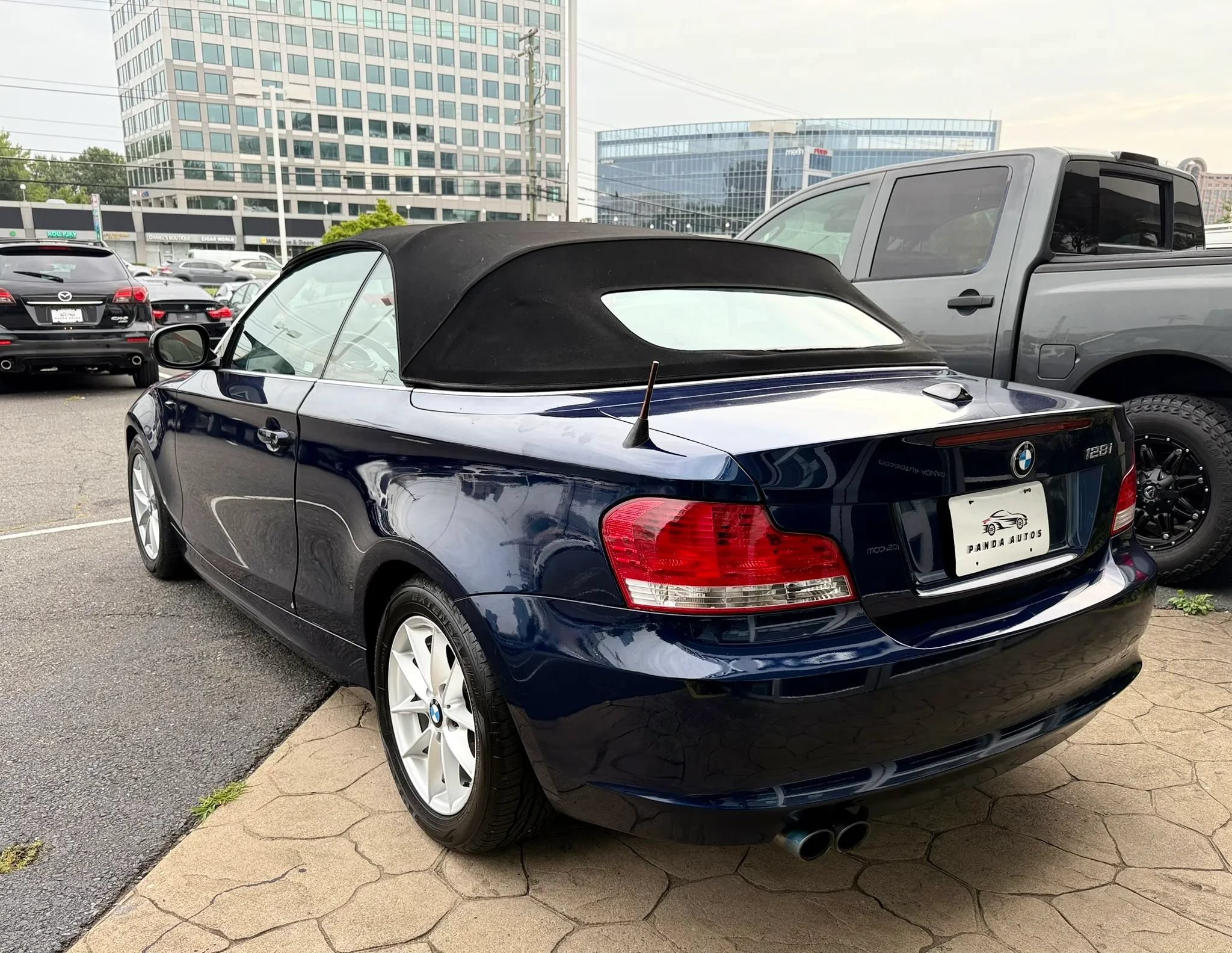 Used 2011 BMW 128i Convertible RWD image 8