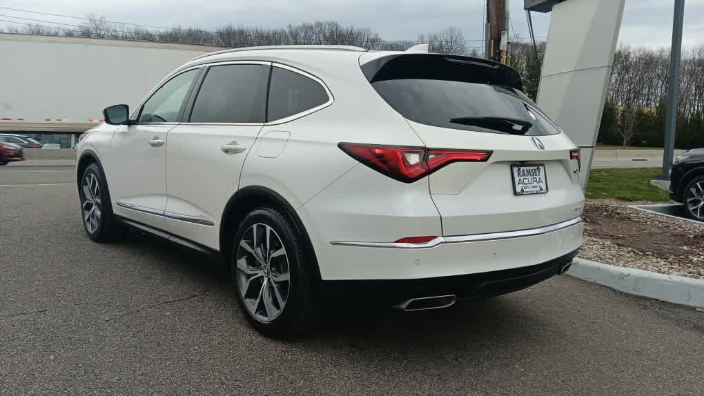 Used 2023 Acura MDX SH-AWD w/ Technology Package image 3